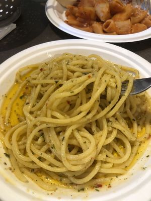 spaghetti garlic parsley oil chilly pepper  at Dai Viga Pasta Fresca E... in Bellagio