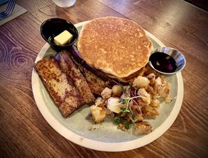 YINDÉ'S FAT boy brunch !   at Donna Jean - Sherman Oaks in Sherman Oaks