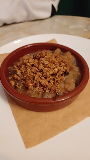 Pear choc crumble at Pickles - Solférino in Lille