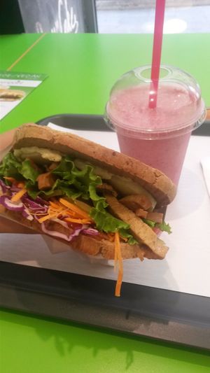 Vegan seitan sandwich and smoothie for breakfast at Green Point in Zagreb