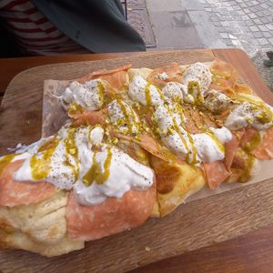 Morta Vega pizza at Pizzeria Piccola in Ljubljana