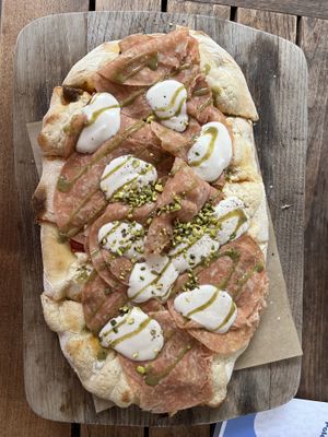 Pinsa Morta Vega  at Pizzeria Piccola in Ljubljana