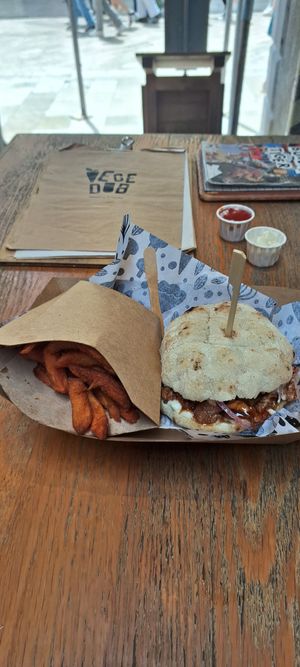 BBQ Pulled Beeflike combo at VegeDub in Dubrovnik