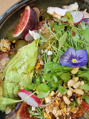 Vegan salad with feta and popcorn. at Quiché in Ranst