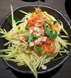 Mango salad as predish for lunch set at Citta Vegan Izakaya in Hamburg