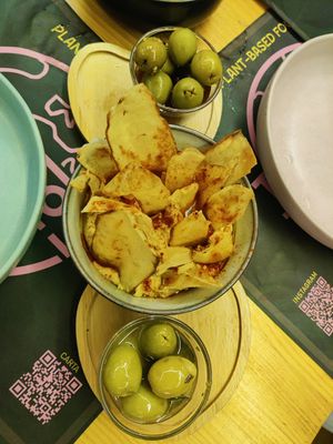 Hummus at TROPICOOL in Madrid