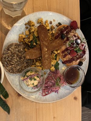 Breakfast   at Emmi's Kitchen - Schwabing in Munich