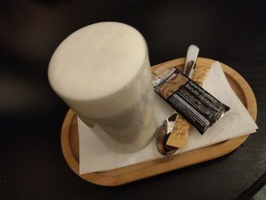 Blue Latte mit Hafermilch at Kelia in Leipzig