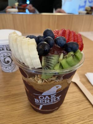 🌱💚  at Oakberry in Brussels