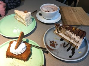Raffaelo Torte, Carrot Cake und Tiramisu Torte  at Katzentempel - Hamburg in Hamburg