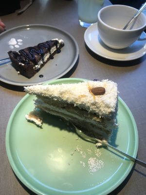Raffaelo cake and Kinder Pinguin cake  at Katzentempel - Hamburg in Hamburg