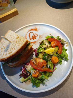 ThuNo Sandwich at Katzentempel - Hamburg in Hamburg