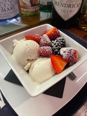 Ice cream and fruit at The Kings Arms All Cannings in Devizes