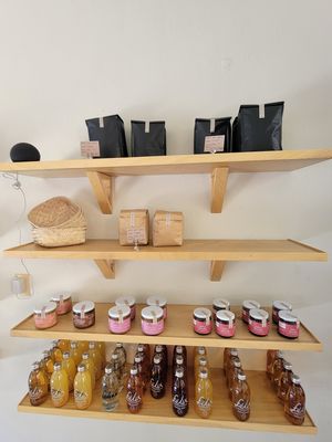 Artesian Coffee, nut butters and specialty crafted beverages  at Panluna Panadería Vegana - Cafe Piyo in Huatulco