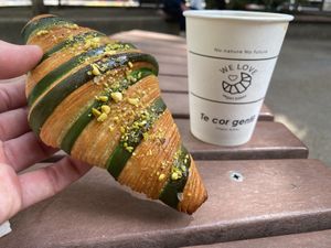 Pistach Croissant n Cohee  at Te Cor Gentil テコールジャンティー in Tokyo