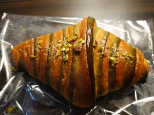 pistachio croissant  at Te Cor Gentil テコールジャンティー in Tokyo
