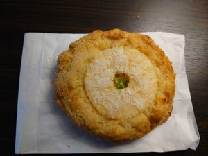 pineapple melonpan  at Te Cor Gentil テコールジャンティー in Tokyo