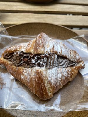 Chocolate croissant   at Te Cor Gentil テコールジャンティー in Tokyo