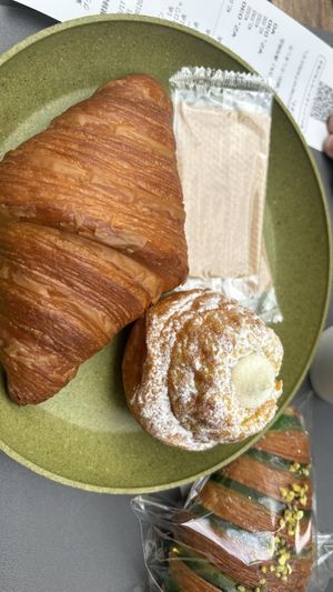 Plain croissant and custard cream briochee  at Te Cor Gentil テコールジャンティー in Tokyo