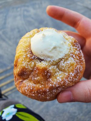 custard cream brioche at Te Cor Gentil テコールジャンティー in Tokyo