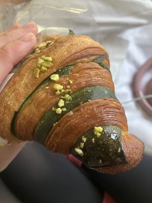 pistacchio croissant  at Te Cor Gentil テコールジャンティー in Tokyo