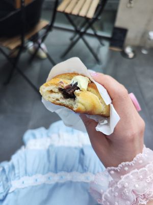 Red bean bun at Te Cor Gentil テコールジャンティー in Tokyo