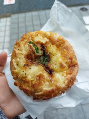 Curry bread at Te Cor Gentil テコールジャンティー in Tokyo