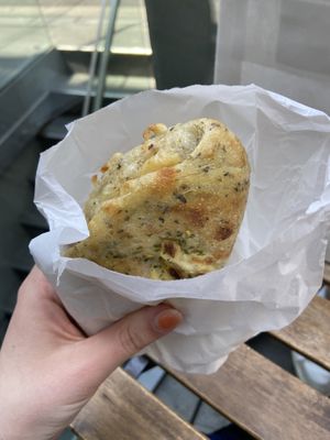 Pizza bread  at Te Cor Gentil テコールジャンティー in Tokyo