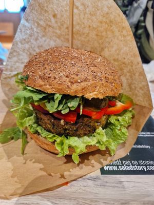 Millet classic burger at WAW - Salad Story - Gate 32 in Warsaw