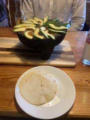 Molcajete Caliente vegan (reicht für zwei Personen)  at Skating Tacos in Leonberg