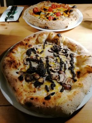 Tartufata pizza at Garden Pizza Granollers in Granollers