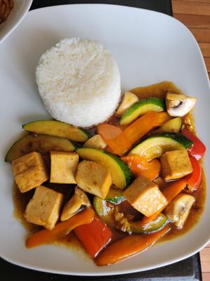 Tofu and vegetables at Enjoy Saigon in Bergen