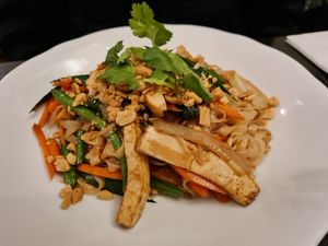 Vegan pad thai at Enjoy Saigon in Bergen
