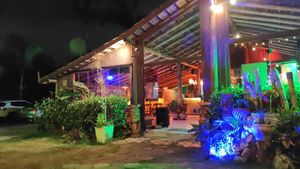 Vista da entrada a partir da área externa at Taboo Tiki Bar in Florianopolis