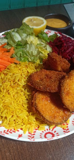 Arroz al curry con verduras apanadas at Matargashti in Villarrica