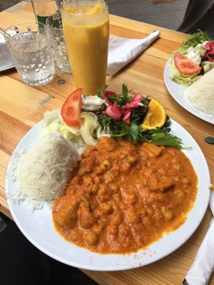 Tinda Chola (Pumpkin Curry)  at tschüüüsch - plantpowered futurefood in Berlin
