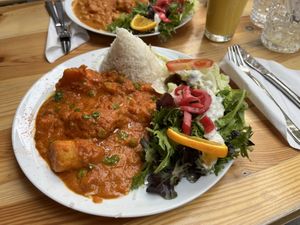 Banana Curry  at tschüüüsch - plantpowered futurefood in Berlin