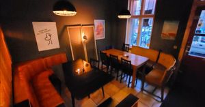 In this round it will be cozy. Here, up to 15 people can easily dine together. So, bring all your friends!  at tschüüüsch - plantpowered futurefood in Berlin