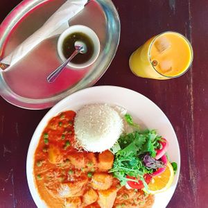 My personal recommendation: The Banana Curry. Chopped perennial banana with potato pieces and peas in a light curry sauce. Hm... I could have it every day. ^^  Dont miss mangolassi at tschüüüsch - plantpowered futurefood in Berlin