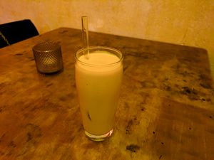Large Mango Lassi at Cafe Tschüsch at tschüüüsch - plantpowered futurefood in Berlin