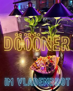 Be my #DönerVriend 🥙 
"The tschüüüsch Kevab"
Döööner Kevab in Vlatbread 

#DööönerVriends 💜  at tschüüüsch - Vriends & Cosy Comfort Food in Berlin
