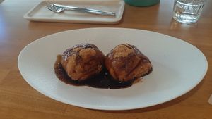 Cinnamon buns at ALT.a - Dosan in Seoul