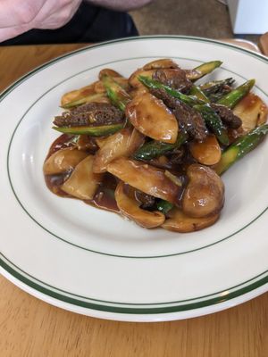 Mushrooms asparagus and "beef" at ALT.a - Dosan in Seoul