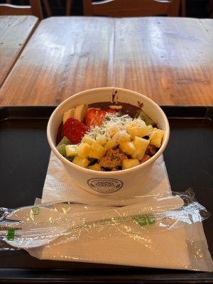 Açai bowl  at Down to Plant - Nogizaka in Tokyo