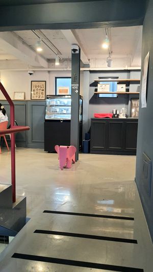 interior of location - entrance area (1st floor) at MEPLACE - 미플레이스 in Seoul