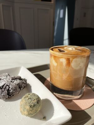 Peanut crunch latte - almond milk  at MEPLACE - 미플레이스 in Seoul