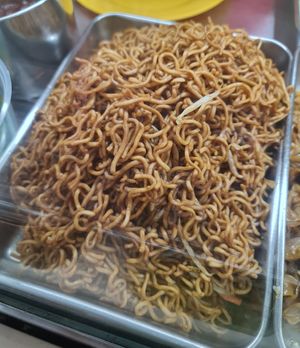 Fried noodles ~ 5/3/22 at Rong Yuan Food Stall 融圆 in North Singapore