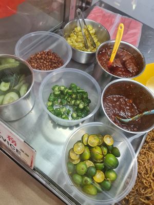 Condiments ~ 5/3/22 at Rong Yuan Food Stall 融圆 in North Singapore