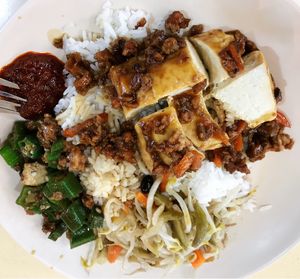 Simple vegetarian food  at Rong Yuan Food Stall 融圆 in North Singapore