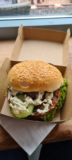 Vegan seaweed burger at Zilvermeeuw in Zandvoort